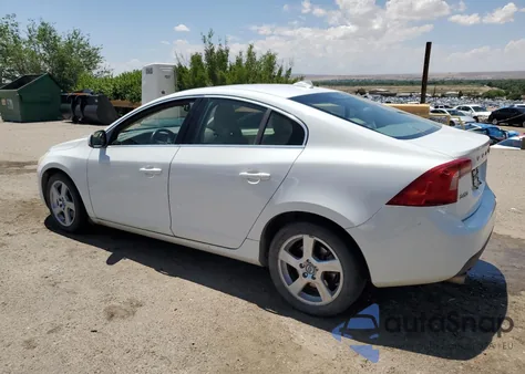 2013 Volvo S60 T5 z USA, uszkodzony, nr VIN YV1612FH7D2191517